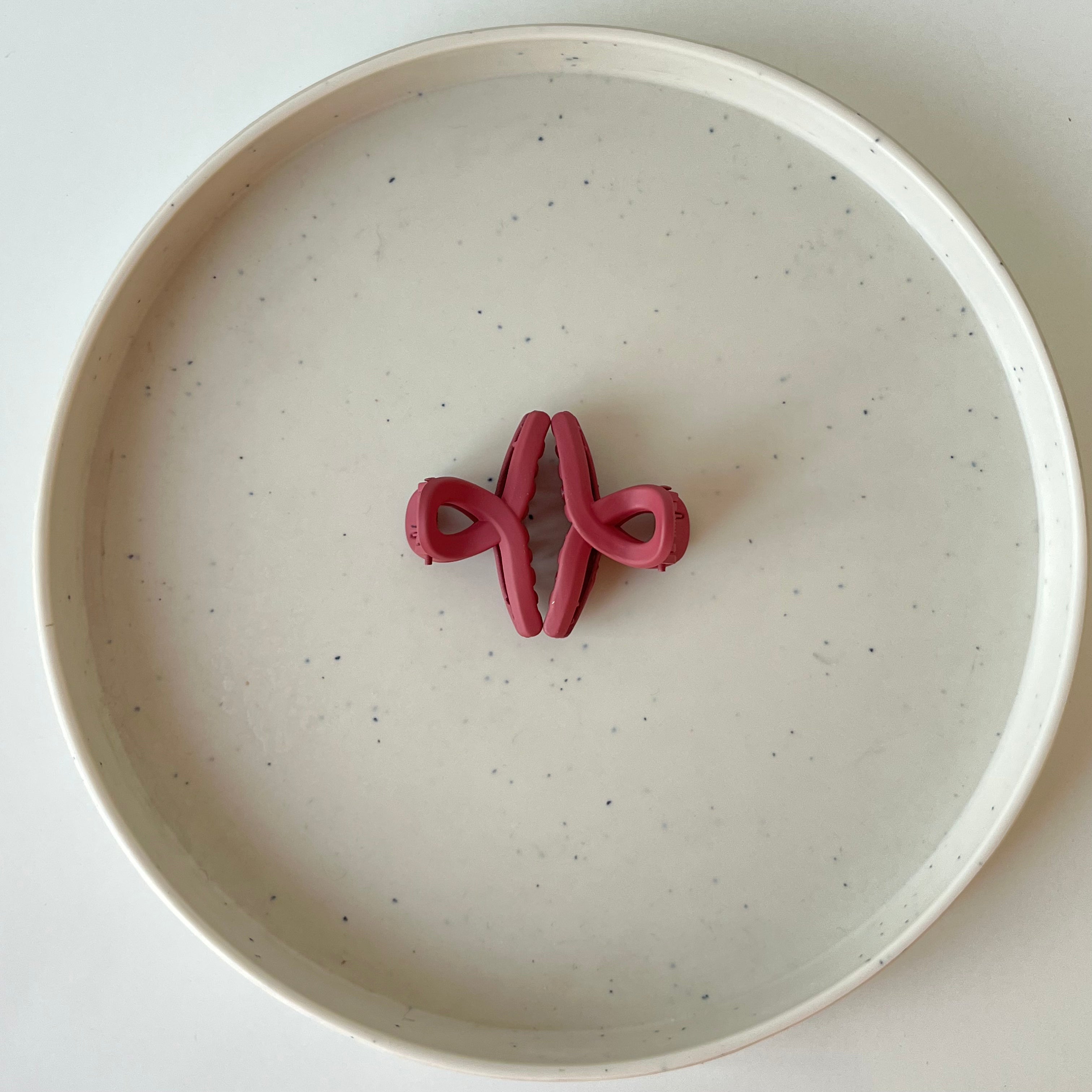 Matte Twist – Small Hair Claw